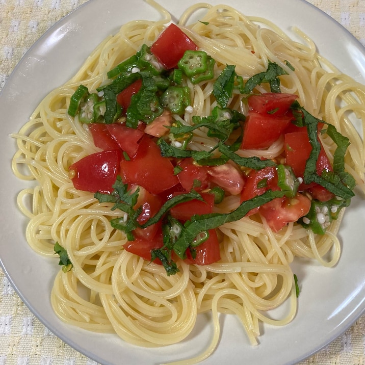 パスタオイルソース使用☆トマトオクラの冷製パスタ